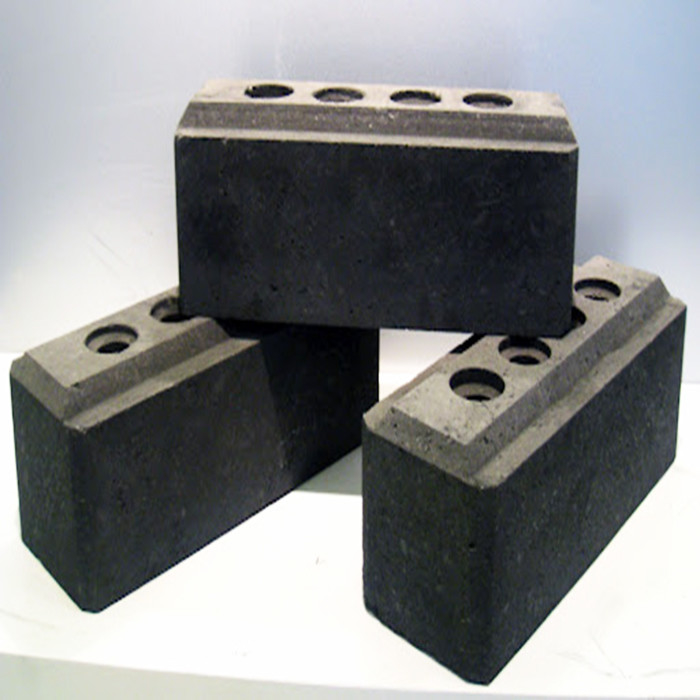 Aanpasbare anode koolstofblok Buigsterkte 10-15 MPa Bulk Density 0,9-1,1 G/cm3