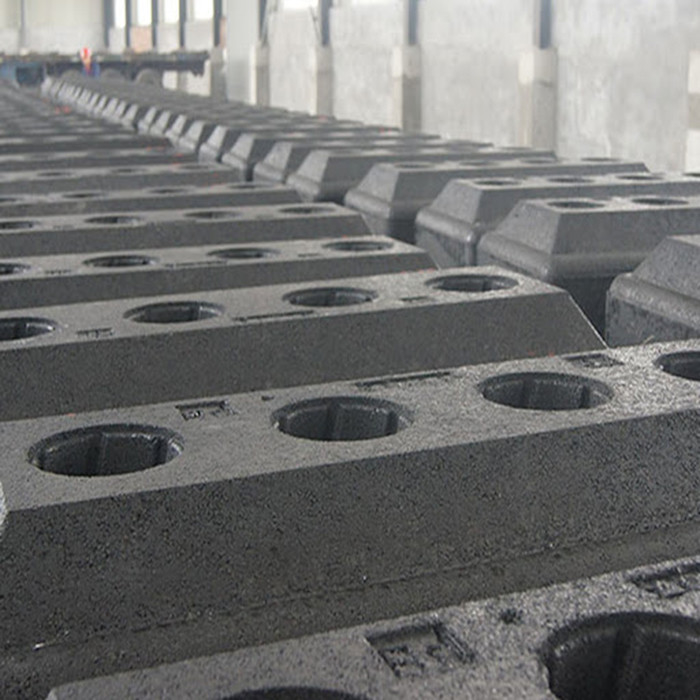 Aanpasbare anode koolstofblok Buigsterkte 10-15 MPa Bulk Density 0,9-1,1 G/cm3