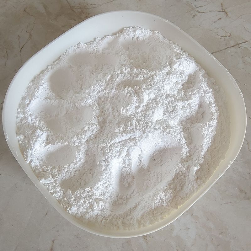 Kleurloos kristallijn aluminiumfluoride AlF3 met hoge smelt- en kookpunten