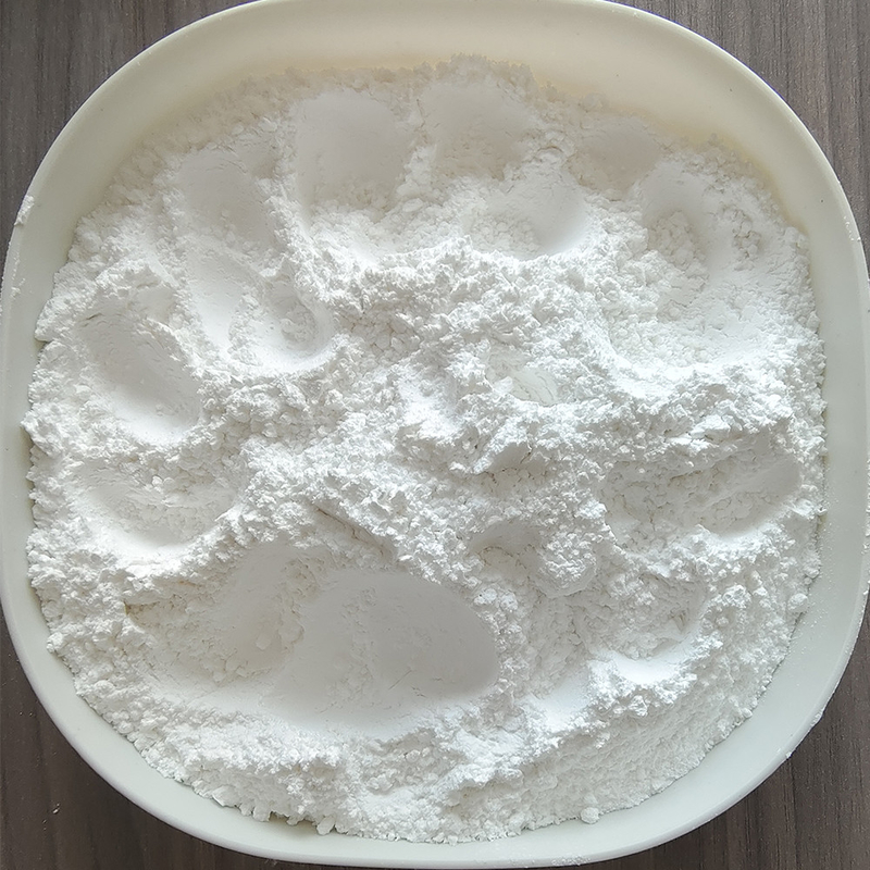 Kleurloos kristallijn aluminiumfluoride AlF3 met hoge smelt- en kookpunten