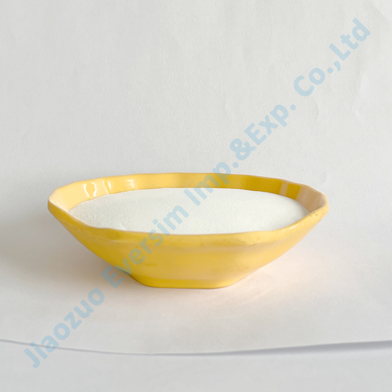 Lichtgrijze deeltjes Aluminiumfluoride AlF3 gebruikt als flux en glazuur