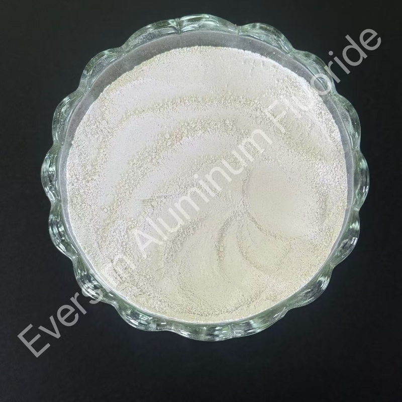 Chemische producten CAS7784-18-1 Wit poeder Aluminiumfluoride AlF3 in de keramische en schuurindustrie