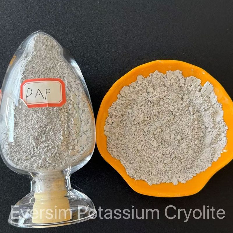 Chemisch product van hoge zuiverheid Off-wit poeder Na3AlF6 Synthetische cryoliet 99,9% voor slakkenvernietigers