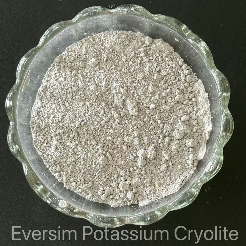 Chemisch product van hoge zuiverheid Off-wit poeder Na3AlF6 Synthetische cryoliet 99,9% voor slakkenvernietigers