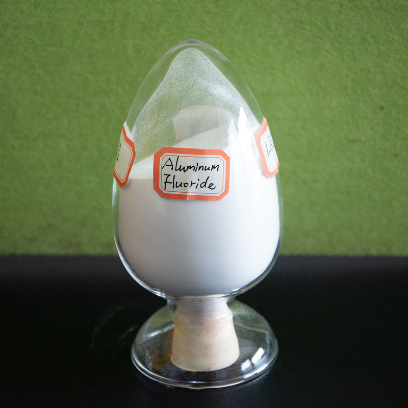 Wit aangepast aluminiumfluoride gebruikt voor elektrolyt in primaire aluminiumproductie